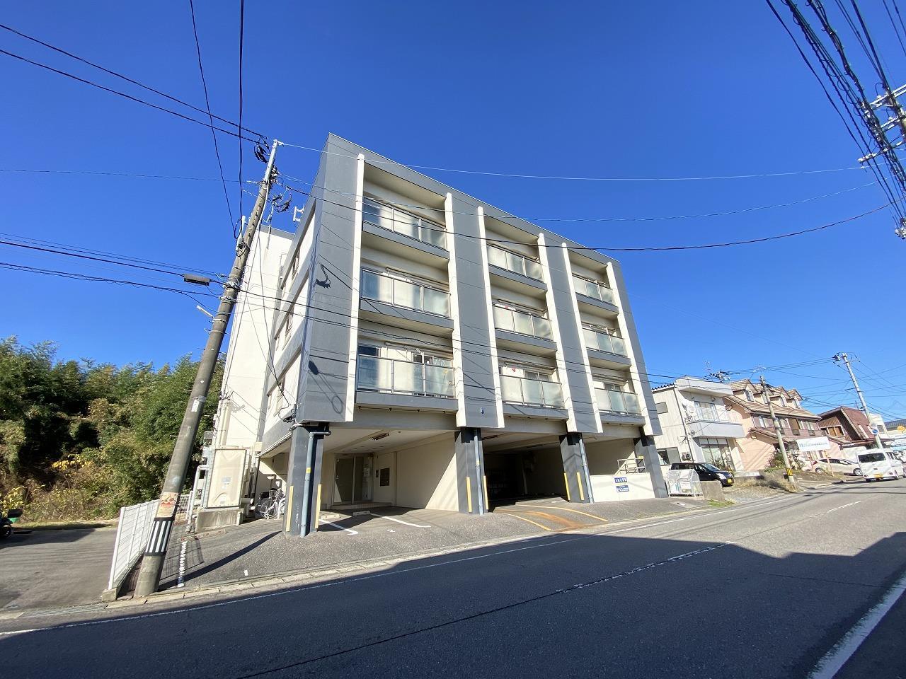 ファーストクラス寺尾