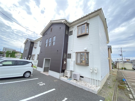 オーベルジュ東青山Ｂ棟外観写真