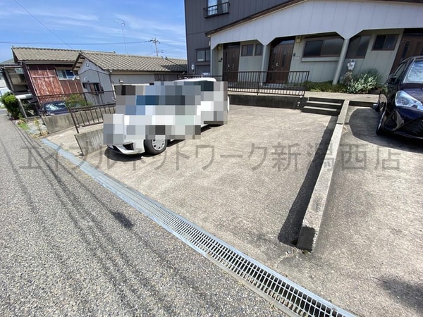 駐車場・駐輪場