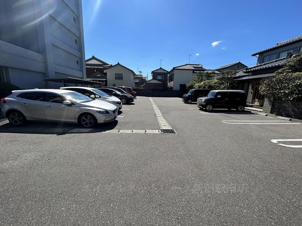 駐車場・駐輪場