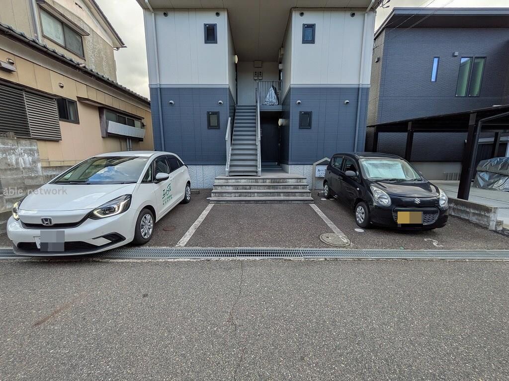 駐車場・駐輪場