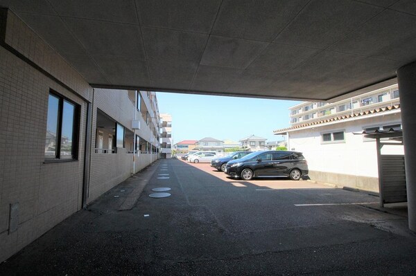 駐車場・駐輪場