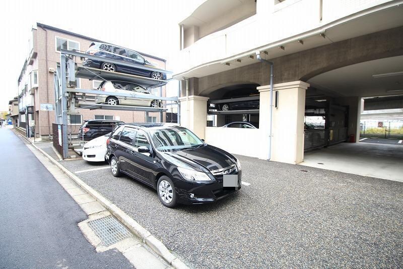 物件外観写真4　(区画により料金が異なります)