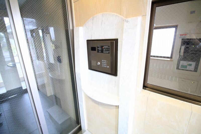 物件外観写真5　(オートロック)