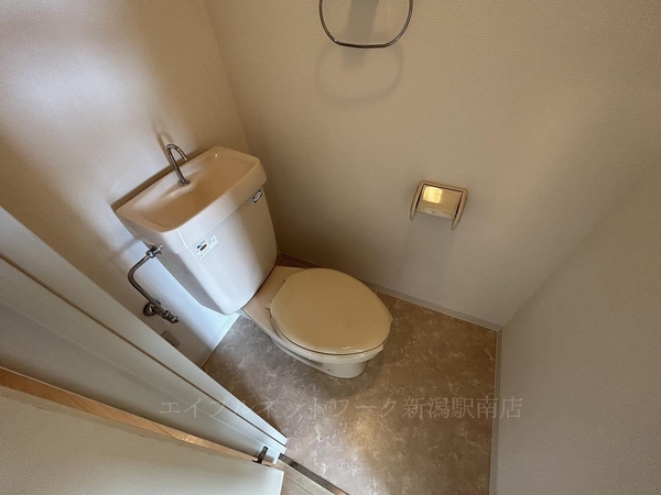 トイレ(参考写真（別間取り）)