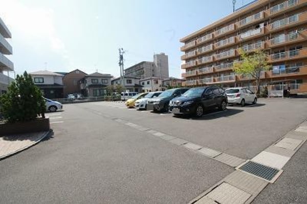 駐車場・駐輪場