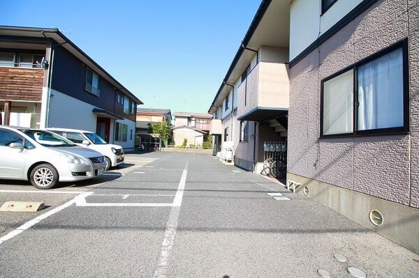 駐車場・駐輪場