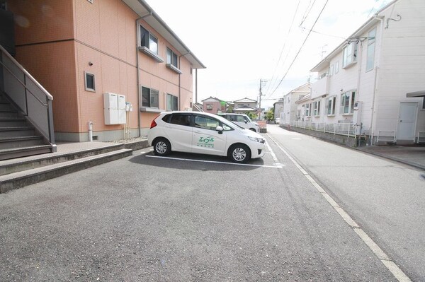 駐車場・駐輪場