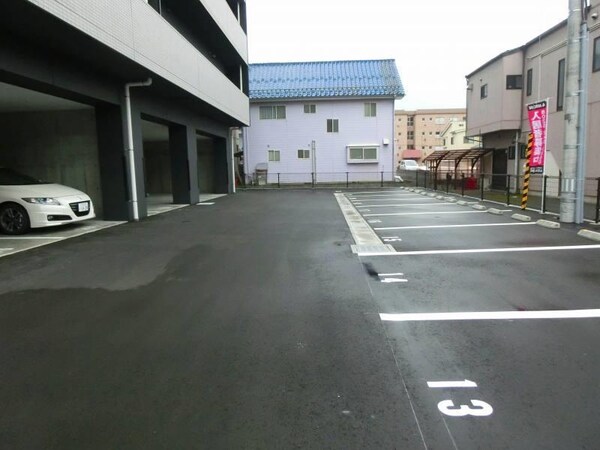 駐車場・駐輪場