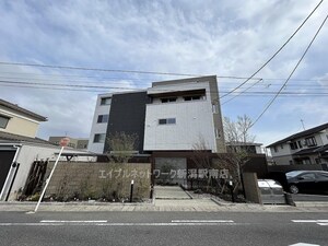 シャーメゾンプレミア鐙外観写真