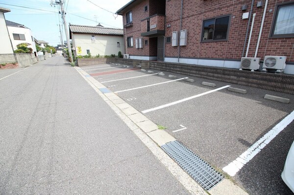 駐車場・駐輪場