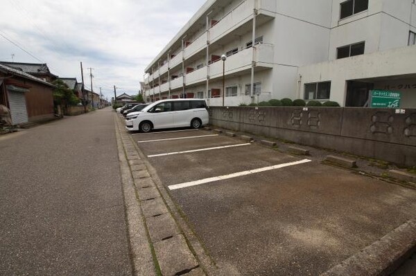 駐車場・駐輪場