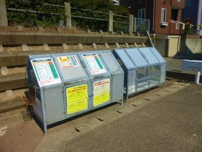 物件外観写真3　(敷地内に専用ゴミ捨て場ございます)