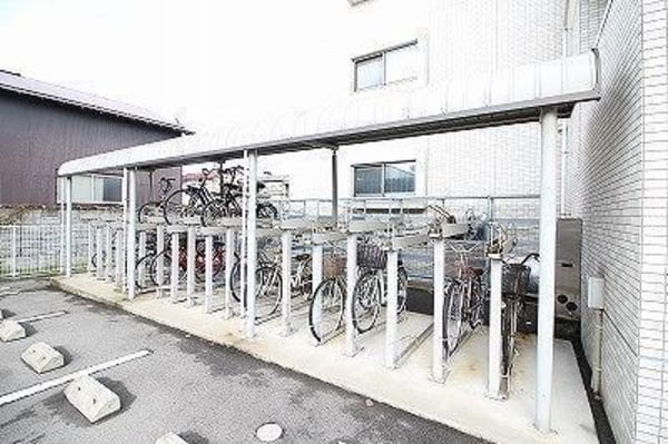 駐車場・駐輪場