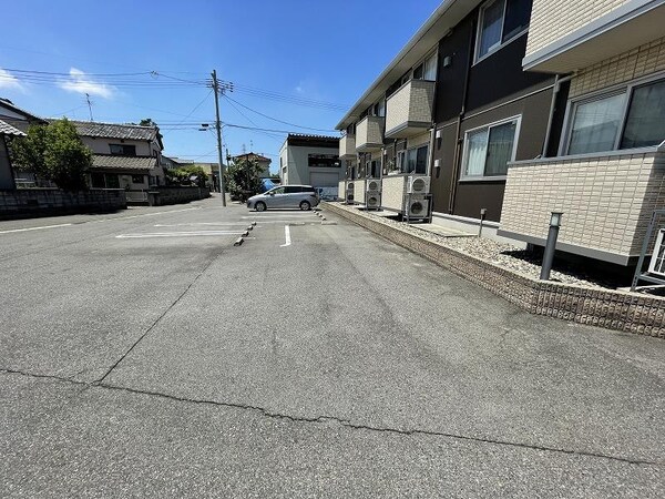 駐車場・駐輪場