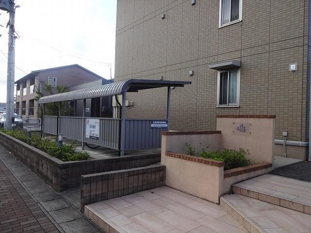 物件外観写真3　(駐輪場)