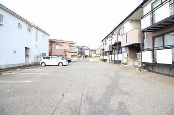 駐車場・駐輪場