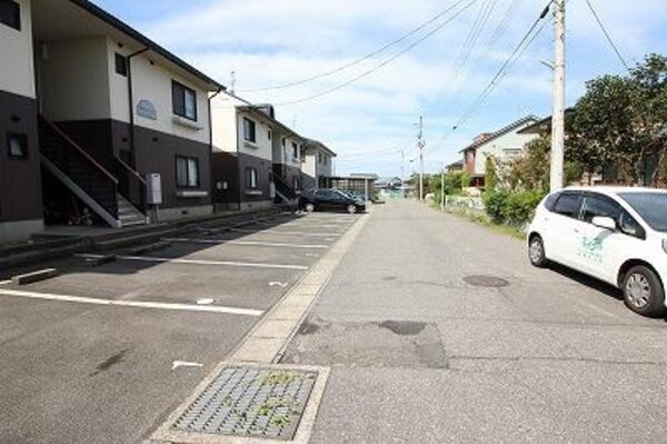 駐車場・駐輪場