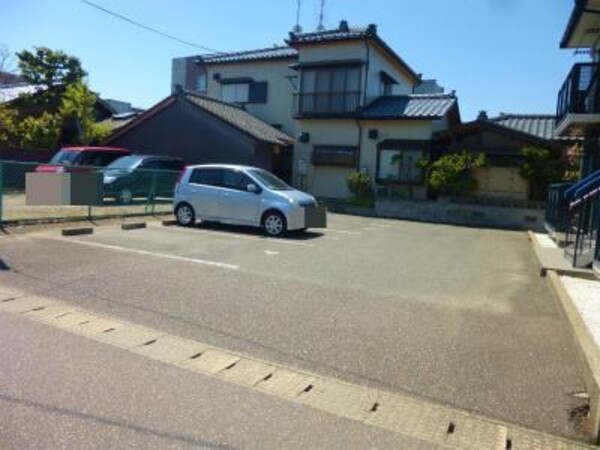 駐車場・駐輪場