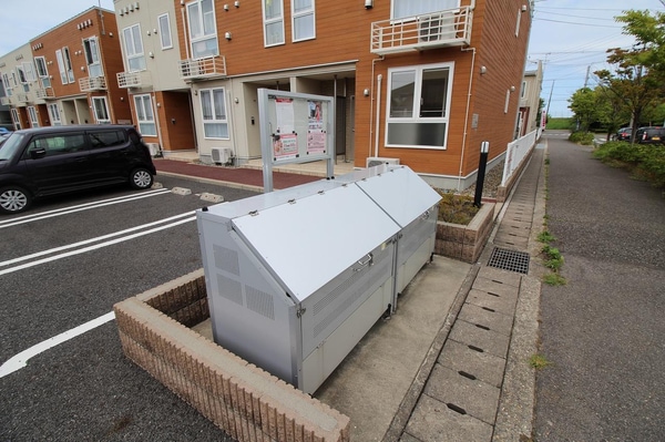 建物設備(敷地内ゴミ置き場)