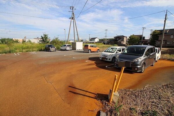 駐車場・駐輪場