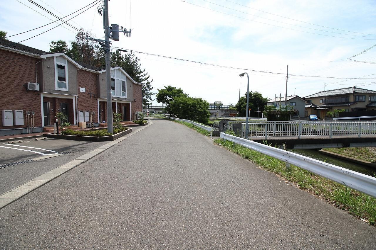 物件外観写真5　(周辺環境)
