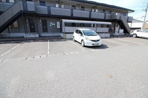 駐車場・駐輪場