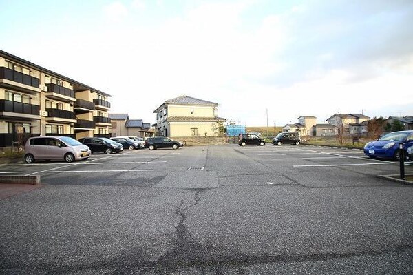 駐車場・駐輪場