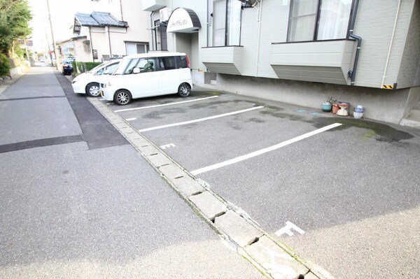 駐車場・駐輪場