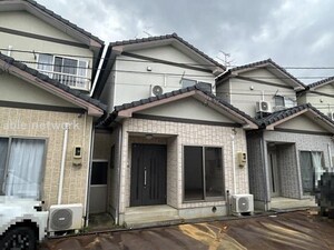 新石山５丁目山崎貸家外観写真