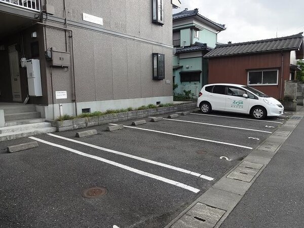 駐車場・駐輪場