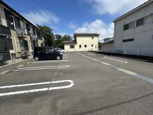 駐車場・駐輪場