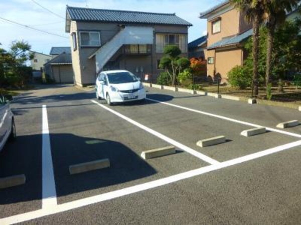 駐車場・駐輪場