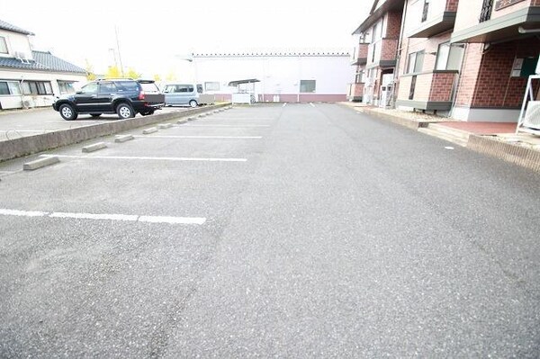 駐車場・駐輪場