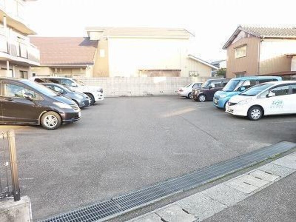 駐車場・駐輪場
