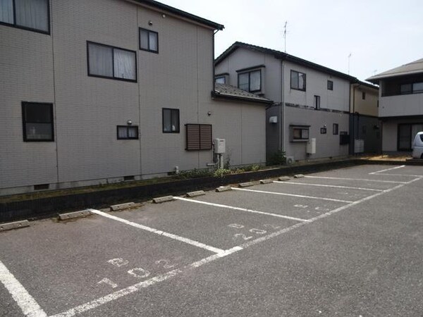 駐車場・駐輪場