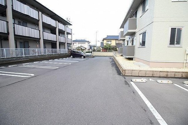 駐車場・駐輪場