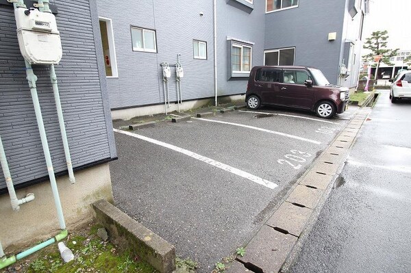 駐車場・駐輪場