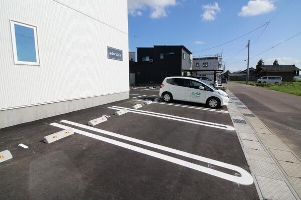 駐車場・駐輪場
