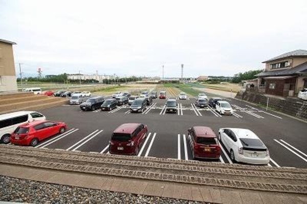 駐車場・駐輪場