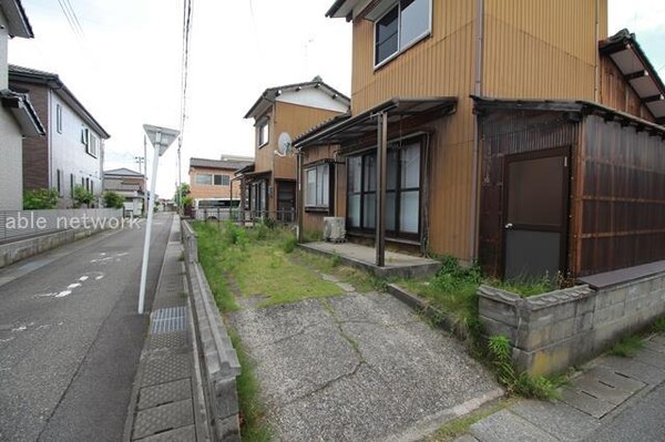 駐車場・駐輪場