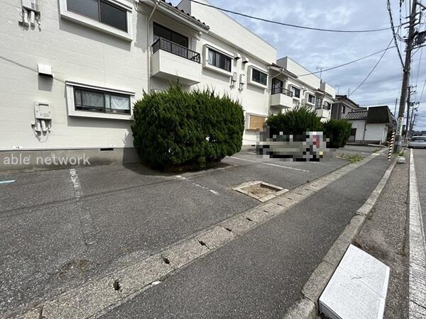 駐車場・駐輪場