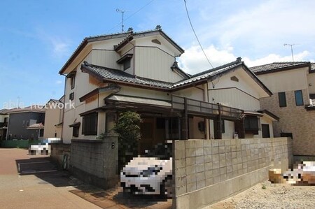 桜並木前貸家外観写真