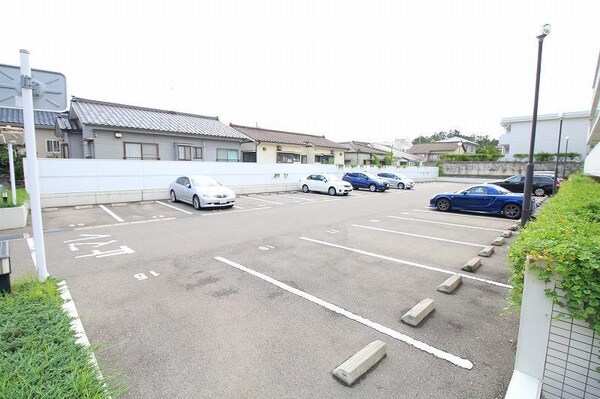 駐車場・駐輪場