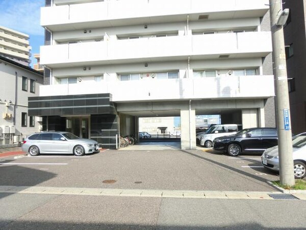 駐車場・駐輪場