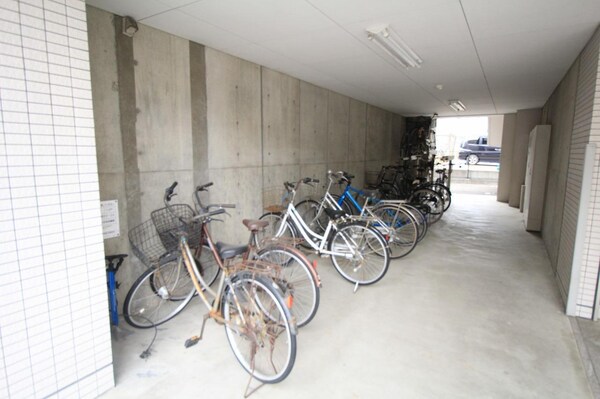 駐車場・駐輪場