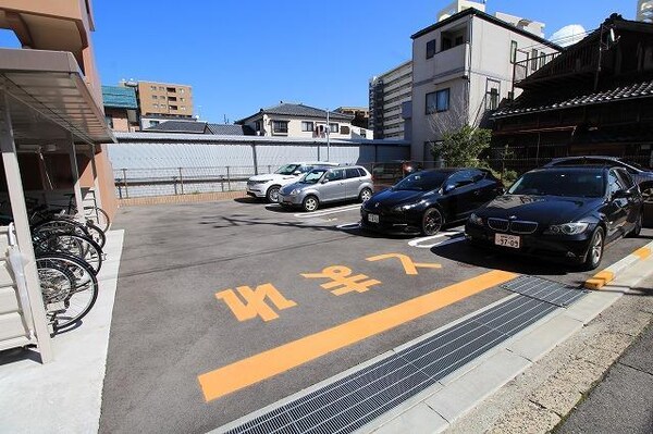 駐車場・駐輪場