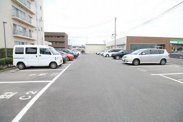 駐車場・駐輪場