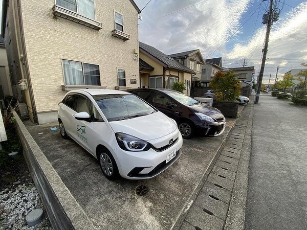 駐車場・駐輪場