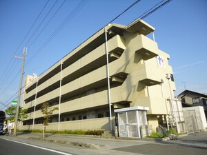 モン・シェリ・マ・シェリ外観写真